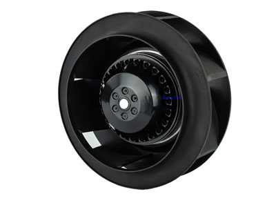 Explore aplicaciones innovadoras de ventiladores axiales EC en múltiples industrias